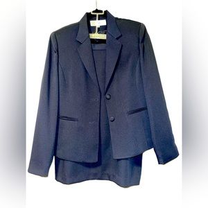 Young Ciluer Navy Blue Skirt Suit Set Size 44